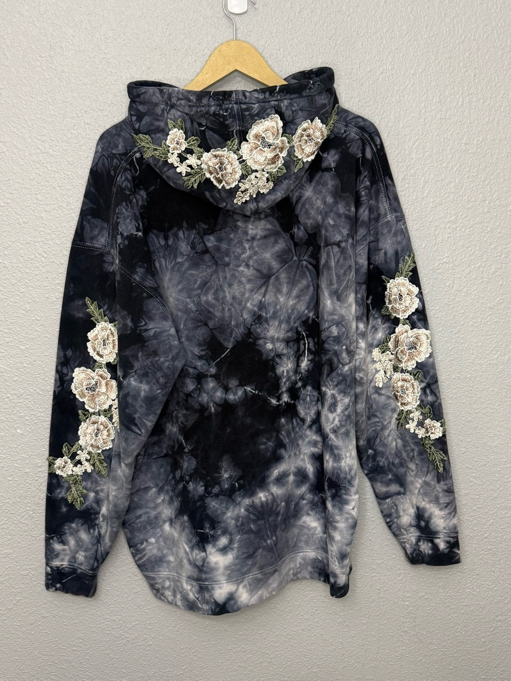 CIVIL REGIME | Lighting /Night Fog Wash Hoodie | Floral Accents | Size XL - Picture 3 of 5